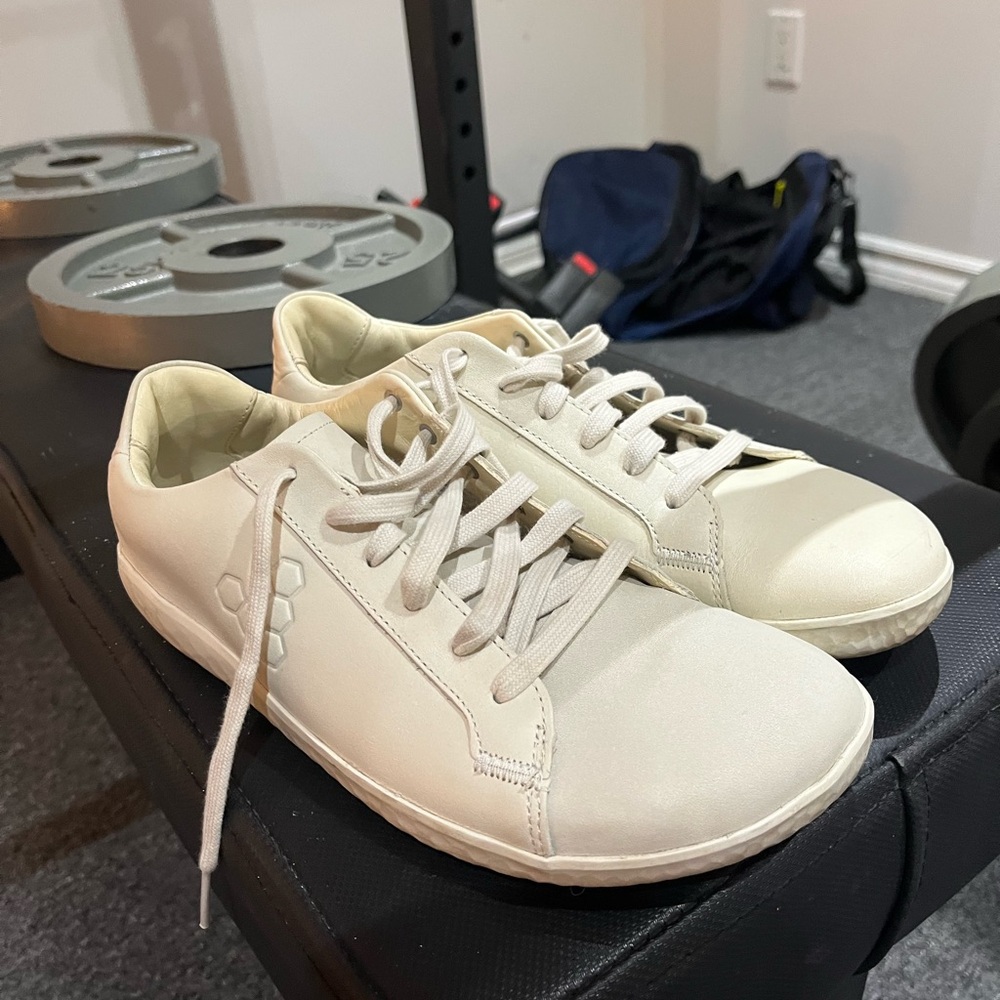 vivo barefoot leather shoes/ sneakers
